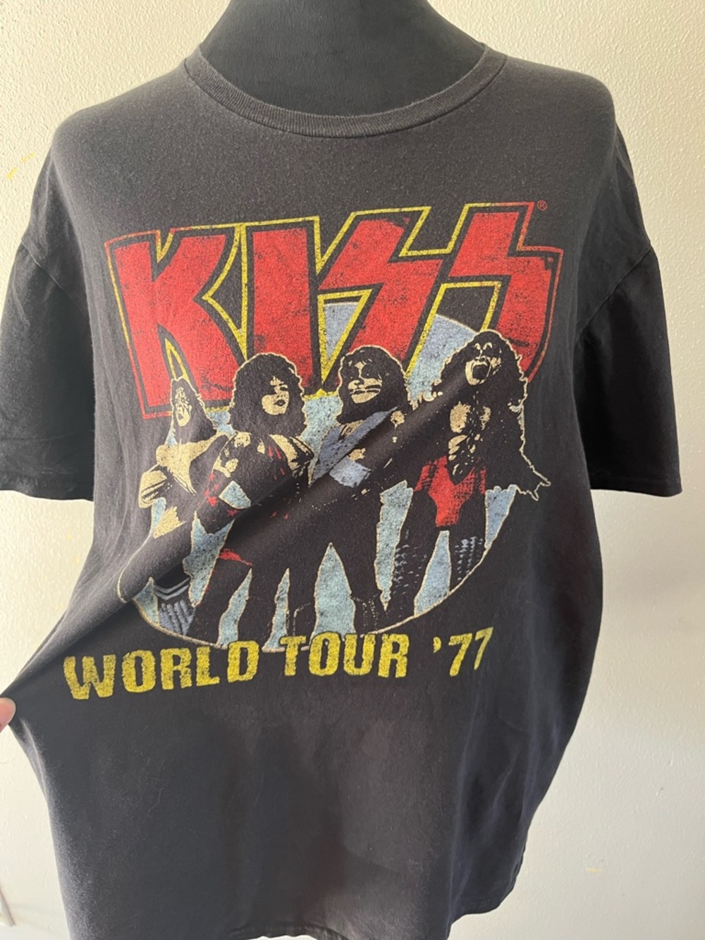 KISS World Tour 1977 Graphic Band Tee Black Rock T Shirt Vintage Style Mens L